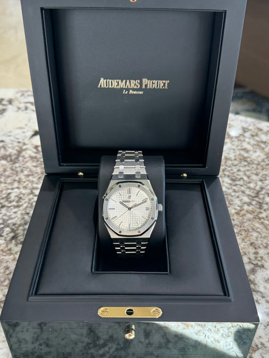 2022 Audemars Piguet Royal Oak Selfwinding 15500ST Watch